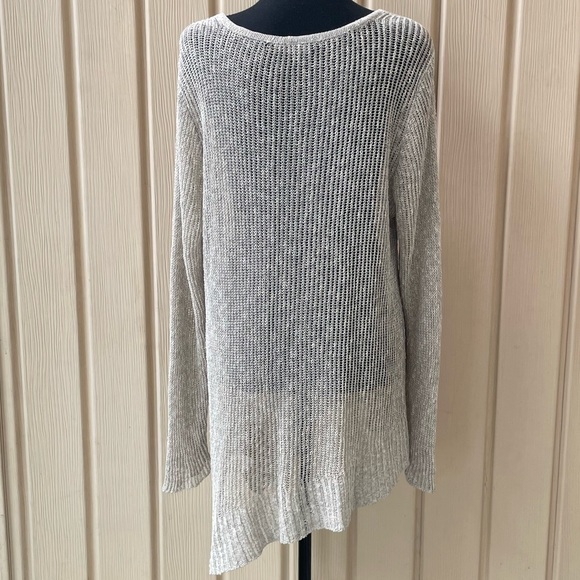 Eileen Fisher • Beige V-Neck Linen Cotton Blend Fishnet Asymmetrical Sweater - Picture 4 of 8